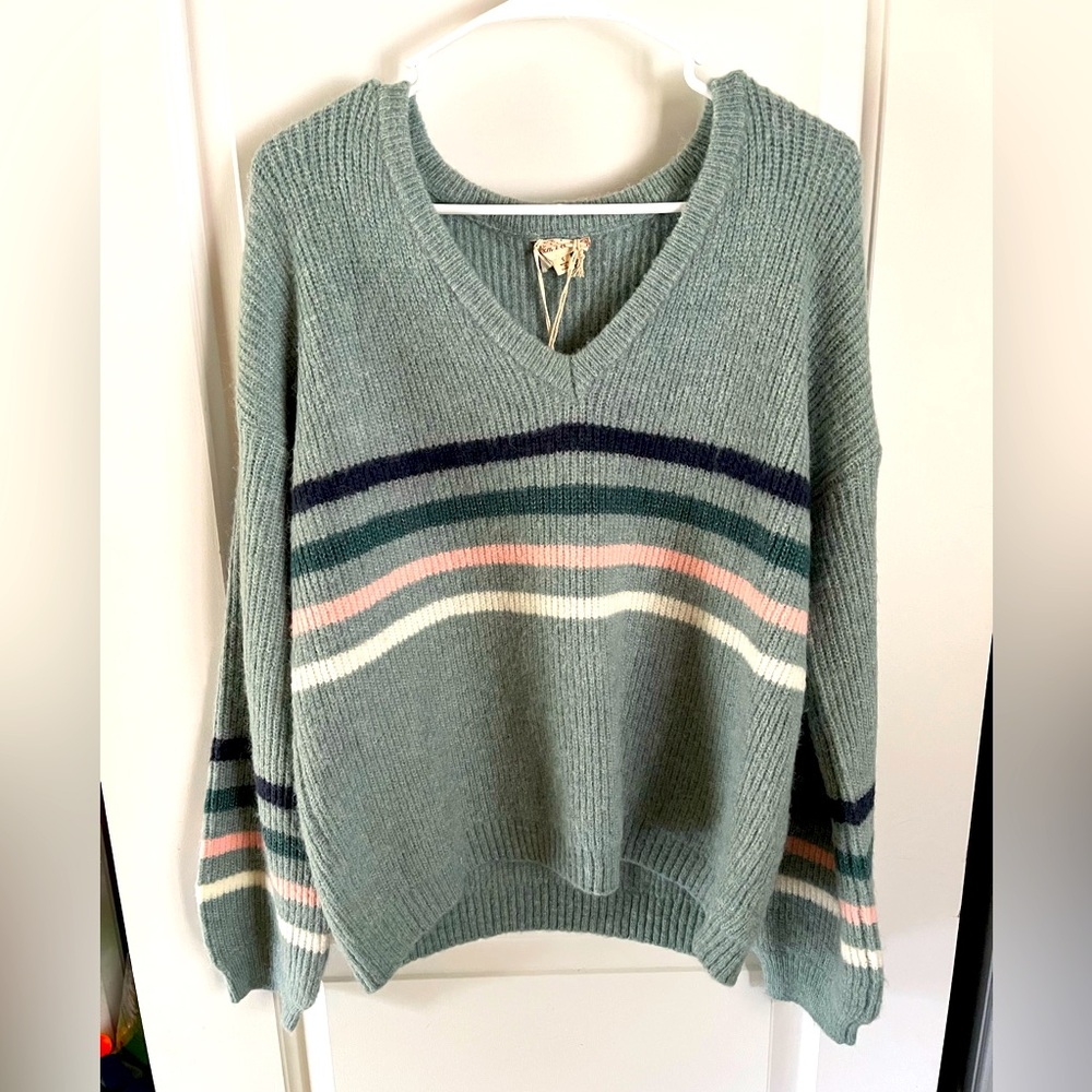 Hem & Thread Boutique Sweater NWT size small